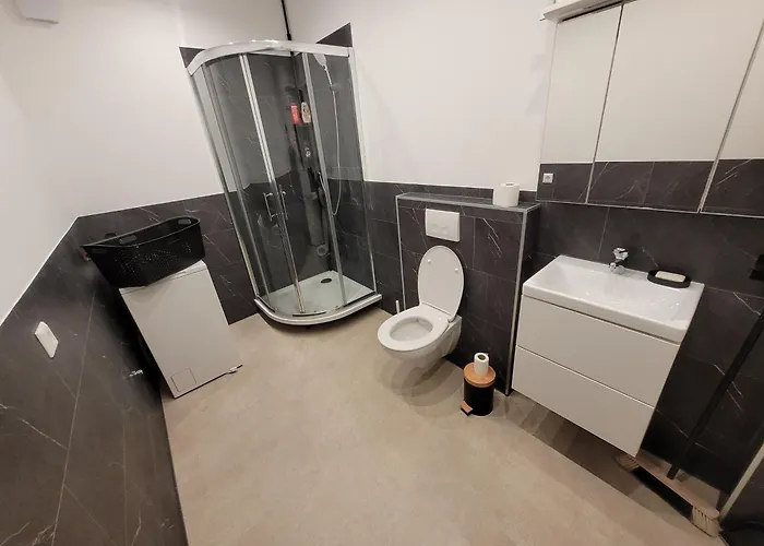 Schoene 3,5 Zimmer Handwerkerwohnung Free Parking Gute Lage